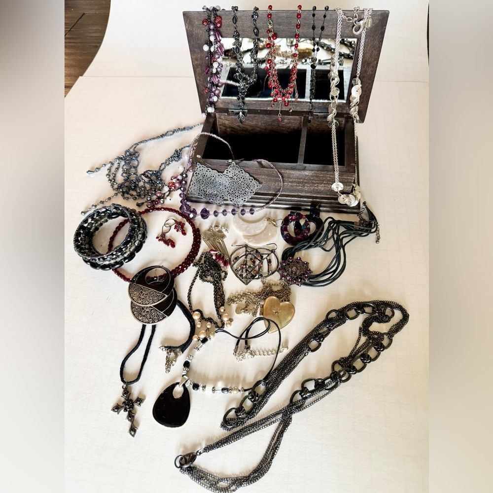 Bella Box Assorted Costume Jewelry